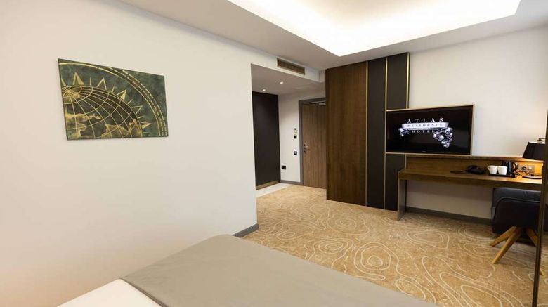 <b>Atlas Room</b>. Images powered by <a href="https://iceportal.shijigroup.com/" title="IcePortal" target="_blank">IcePortal</a>.