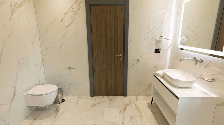 <b>Atlas Room</b>. Images powered by <a href="https://iceportal.shijigroup.com/" title="IcePortal" target="_blank">IcePortal</a>.