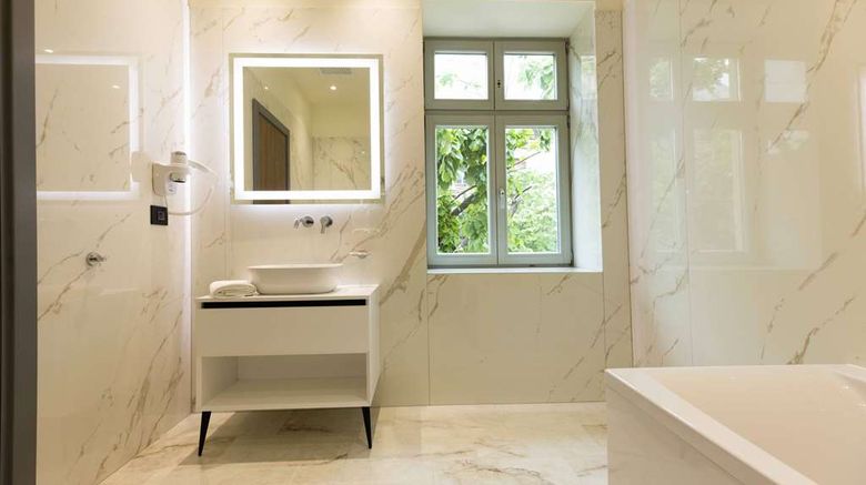 <b>Atlas Room</b>. Images powered by <a href="https://iceportal.shijigroup.com/" title="IcePortal" target="_blank">IcePortal</a>.