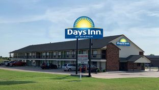 Days Inn by Wyndham Pratt