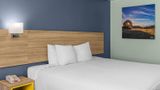 <b>Days Inn by Wyndham Pratt Room</b>. Images powered by <a href="https://iceportal.shijigroup.com/" title="IcePortal" target="_blank">IcePortal</a>.