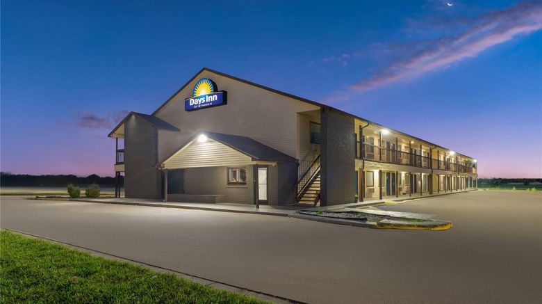 <b>Days Inn by Wyndham Pratt Exterior</b>. Images powered by <a href="https://iceportal.shijigroup.com/" title="IcePortal" target="_blank">IcePortal</a>.