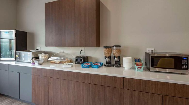 <b>Comfort Inn Philadelphia Intl Airport W Restaurant</b>. Images powered by <a href="https://iceportal.shijigroup.com/" title="IcePortal" target="_blank">IcePortal</a>.