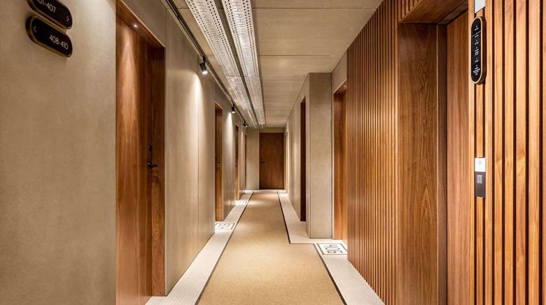 <b>Fontinha Porto, Trademark Collection Other</b>. Images powered by <a href="https://iceportal.shijigroup.com/" title="IcePortal" target="_blank">IcePortal</a>.