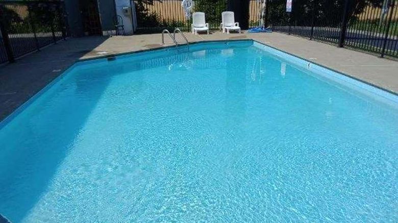 <b>Howard Johnson by Wyndham Clarksville Pool</b>. Images powered by <a href="https://iceportal.shijigroup.com/" title="IcePortal" target="_blank">IcePortal</a>.