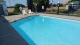 Howard Johnson by Wyndham Clarksville Pool