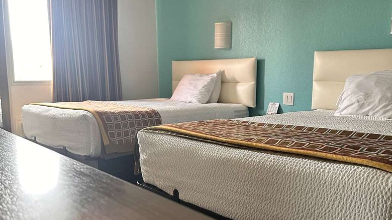 <b>Howard Johnson by Wyndham Clarksville Room</b>. Images powered by <a href="https://iceportal.shijigroup.com/" title="IcePortal" target="_blank">IcePortal</a>.