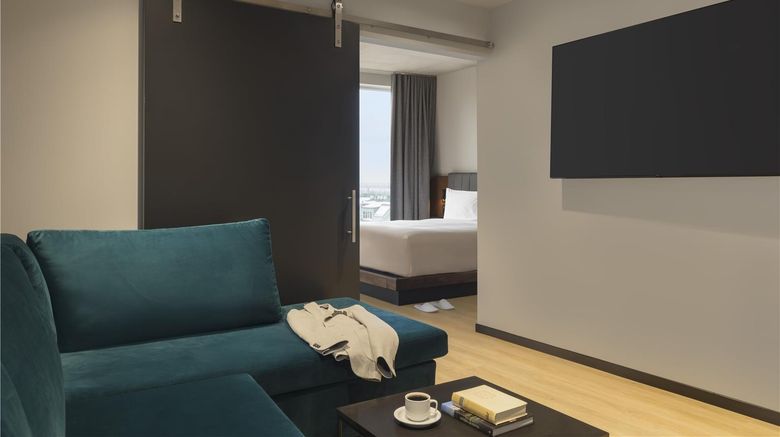 <b>Hyatt Centric Ville-Marie Montreal Suite</b>. Images powered by <a href="https://iceportal.shijigroup.com/" title="IcePortal" target="_blank">IcePortal</a>.