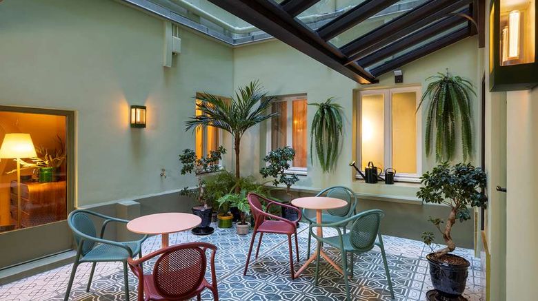 <b>Hotel Jardin de Cluny Restaurant</b>. Images powered by <a href="https://iceportal.shijigroup.com/" title="IcePortal" target="_blank">IcePortal</a>.