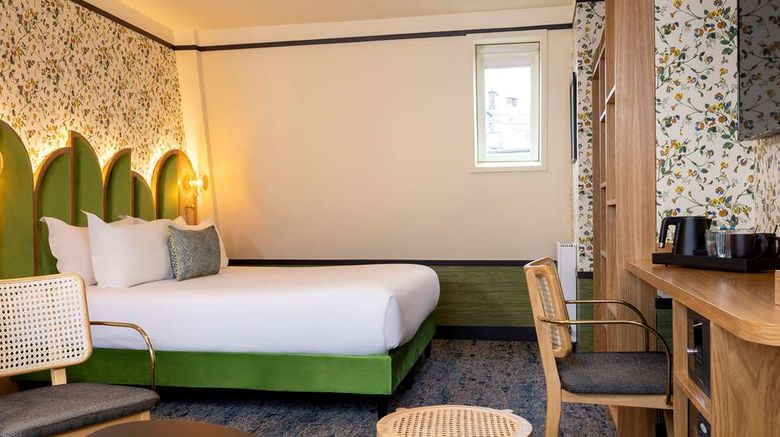 <b>Hotel Jardin de Cluny Suite</b>. Images powered by <a href="https://iceportal.shijigroup.com/" title="IcePortal" target="_blank">IcePortal</a>.