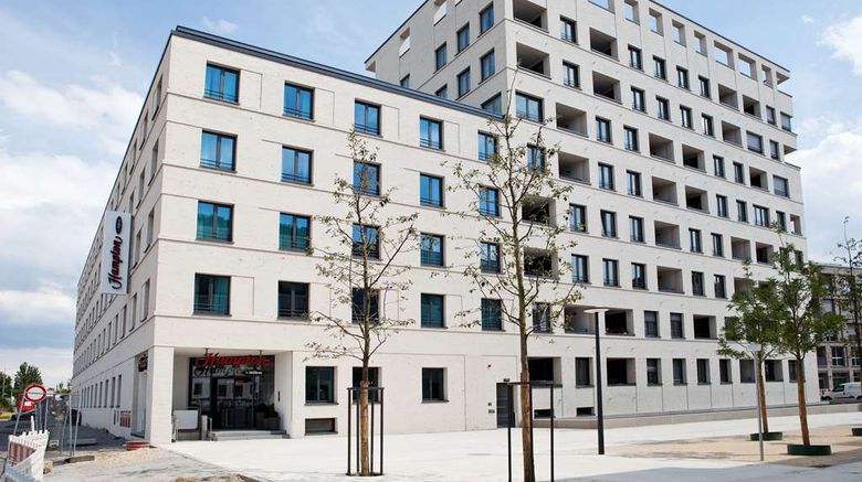 <b>Hampton by Hilton Regensburg Exterior</b>. Images powered by <a href="https://iceportal.shijigroup.com/" title="IcePortal" target="_blank">IcePortal</a>.