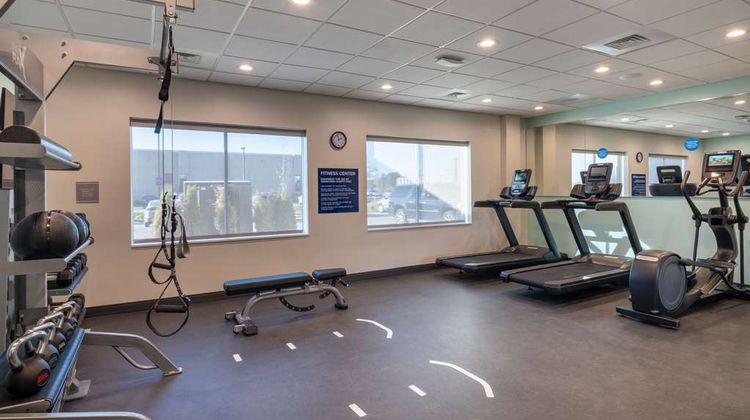 Tru by Hilton Naperville Health