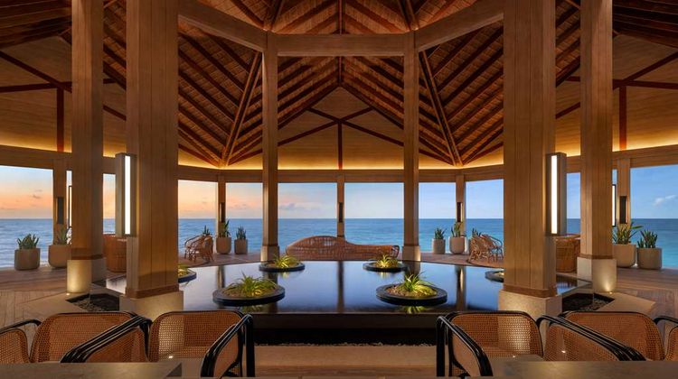 Hilton Maldives Amingiri Resort & Spa Lobby