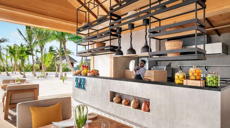 <b>Hilton Maldives Amingiri Resort & Spa Restaurant</b>. Images powered by <a href="https://iceportal.shijigroup.com/" title="IcePortal" target="_blank">IcePortal</a>.