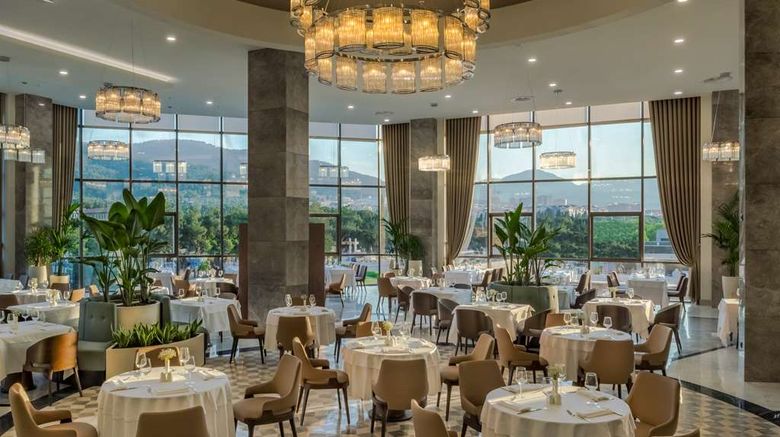 <b>DoubleTree by Hilton Manisa Restaurant</b>. Images powered by <a href="https://iceportal.shijigroup.com/" title="IcePortal" target="_blank">IcePortal</a>.