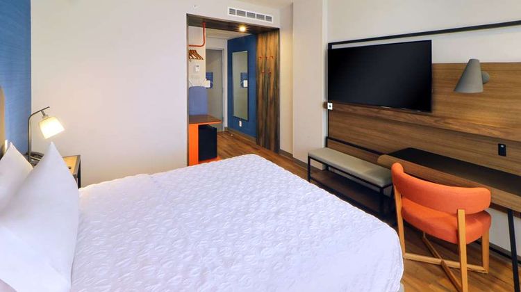 Tru by Hilton Monterrey Fundidora Room