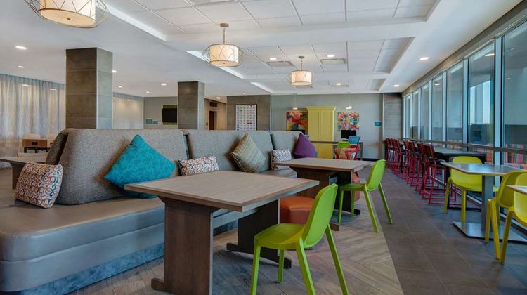 Home2 Suites Garden Grove Anaheim Lobby