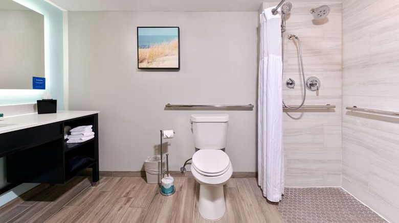 <b>DoubleTree Corpus Christi Beach Room</b>. Images powered by <a href="https://iceportal.shijigroup.com/" title="IcePortal" target="_blank">IcePortal</a>.