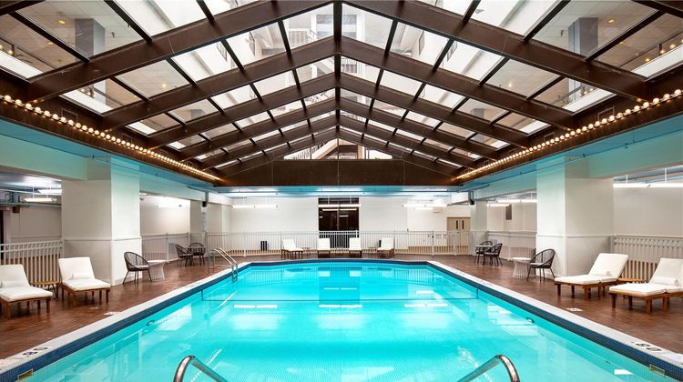 Hilton Appleton Paper Valley Pool