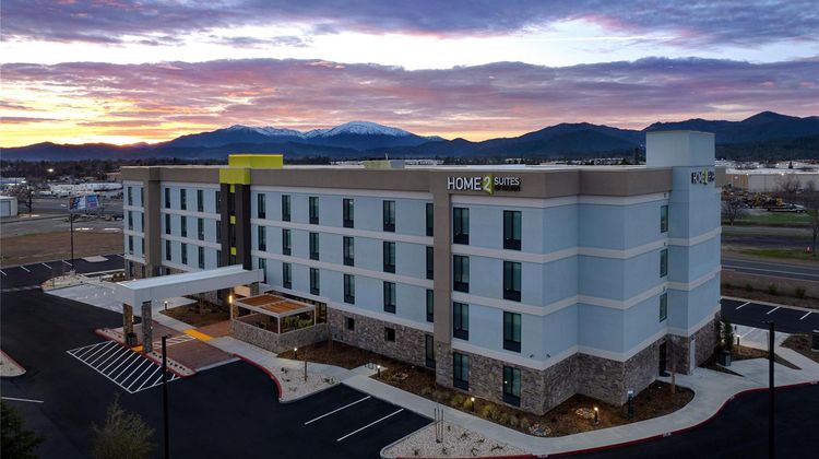 Home2 Suites by Hilton Redding Exterior