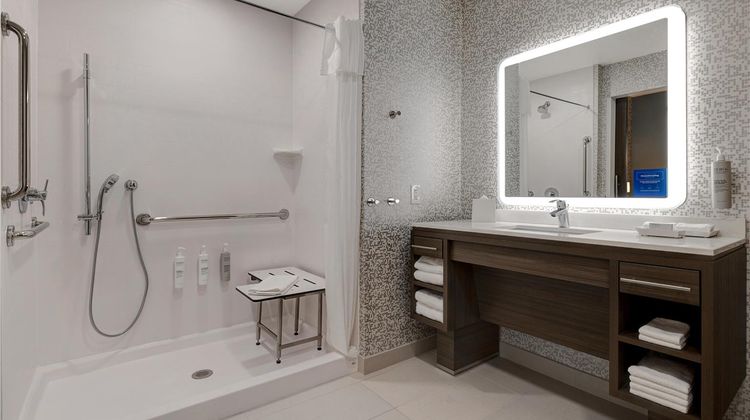 Home2 Suites by Hilton Redding Room