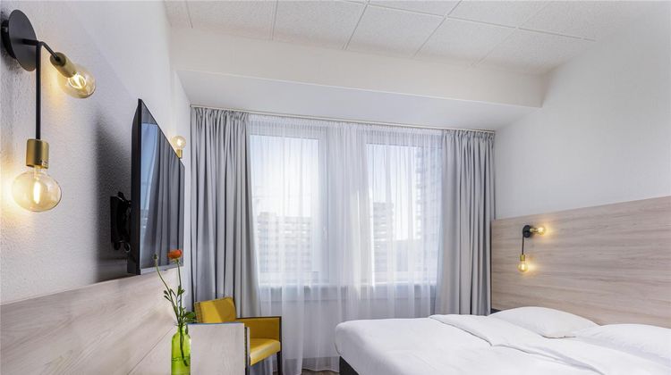 Greet Berlin Alexanderplatz Room