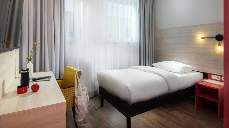 Greet Berlin Alexanderplatz Room