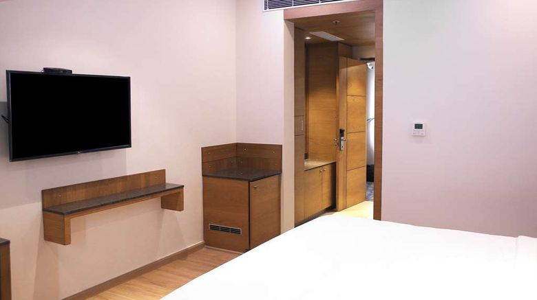 <b>Comfort Inn Kaikaluru Room</b>. Images powered by <a href="https://iceportal.shijigroup.com/" title="IcePortal" target="_blank">IcePortal</a>.