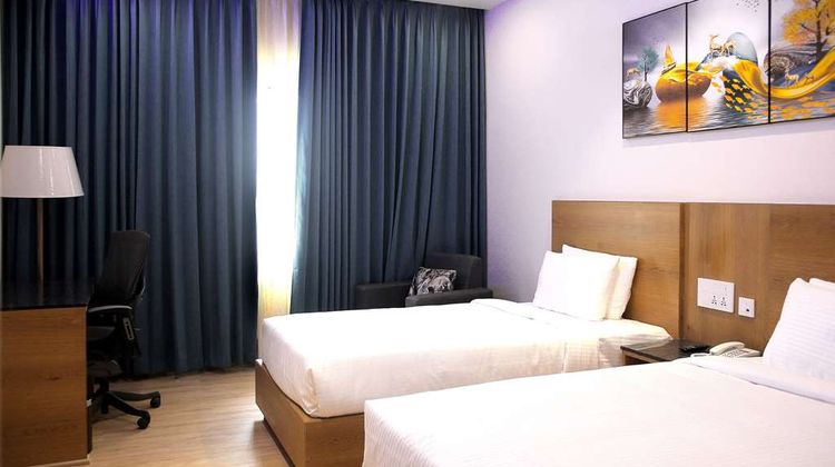 Comfort Inn Kaikaluru Room