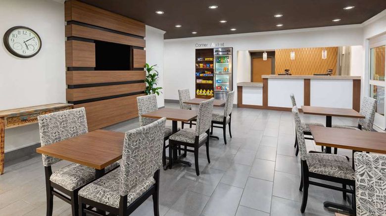 <b>Wingate by Wyndham Marion Lobby</b>. Images powered by <a href="https://iceportal.shijigroup.com/" title="IcePortal" target="_blank">IcePortal</a>.