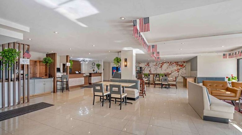<b>MainStay Suites Springfield IL Lobby</b>. Images powered by <a href="https://iceportal.shijigroup.com/" title="IcePortal" target="_blank">IcePortal</a>.