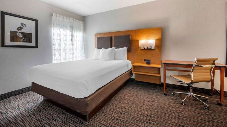 <b>MainStay Suites Springfield IL Room</b>. Images powered by <a href="https://iceportal.shijigroup.com/" title="IcePortal" target="_blank">IcePortal</a>.