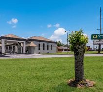 Quality Inn Exterior
