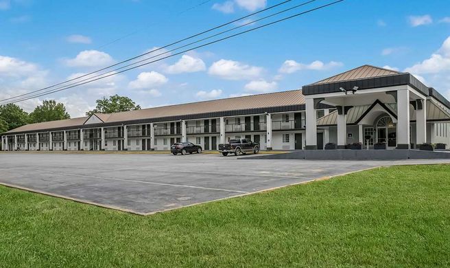 Quality Inn Exterior