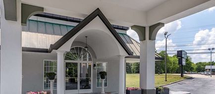 Quality Inn Exterior