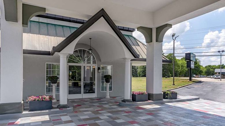 <b>Quality Inn Exterior</b>. Images powered by <a href="https://iceportal.shijigroup.com/" title="IcePortal" target="_blank">IcePortal</a>.