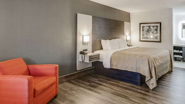 <b>Quality Inn Room</b>. Images powered by <a href="https://iceportal.shijigroup.com/" title="IcePortal" target="_blank">IcePortal</a>.