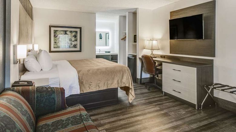 <b>Quality Inn Room</b>. Images powered by <a href="https://iceportal.shijigroup.com/" title="IcePortal" target="_blank">IcePortal</a>.