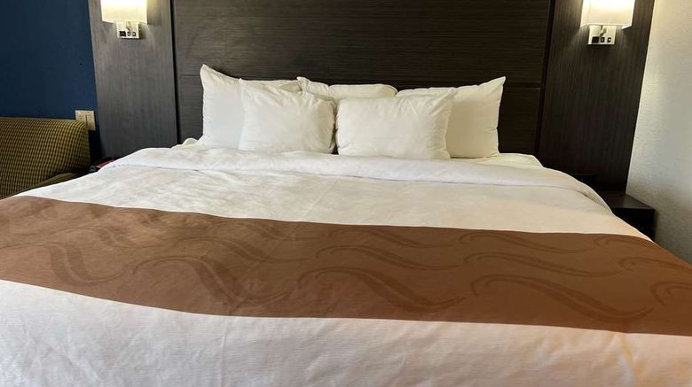 <b>Quality Inn & Suites Louisville East Suite</b>. Images powered by <a href="https://iceportal.shijigroup.com/" title="IcePortal" target="_blank">IcePortal</a>.