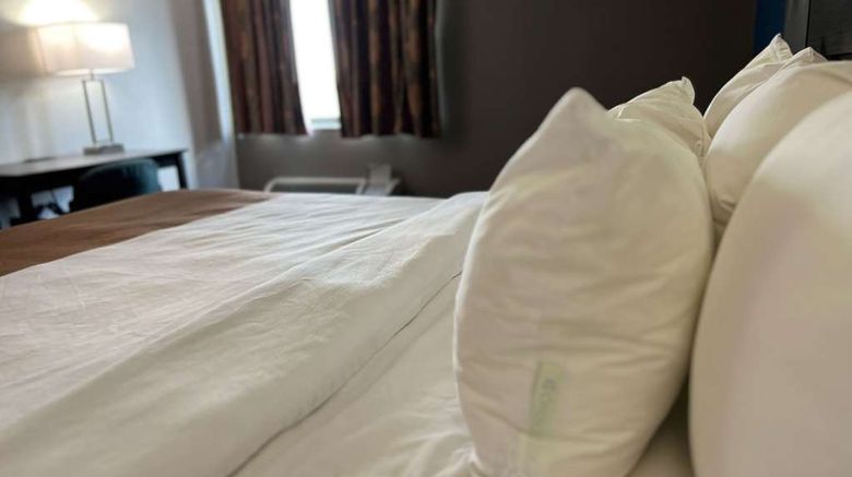 <b>Quality Inn & Suites Louisville East Suite</b>. Images powered by <a href="https://iceportal.shijigroup.com/" title="IcePortal" target="_blank">IcePortal</a>.