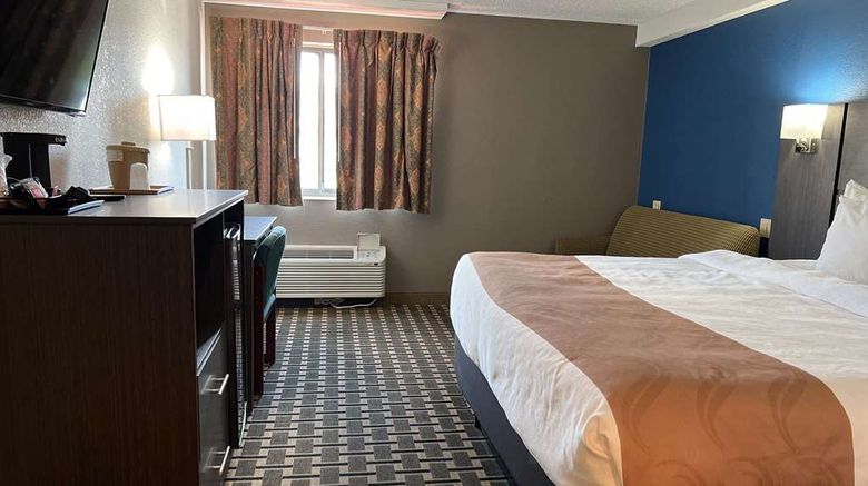 <b>Quality Inn & Suites Louisville East Suite</b>. Images powered by <a href="https://iceportal.shijigroup.com/" title="IcePortal" target="_blank">IcePortal</a>.