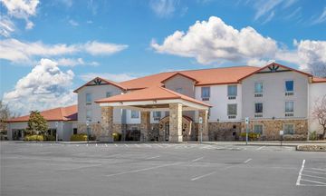 Quality Inn and Suites Monterey I-40