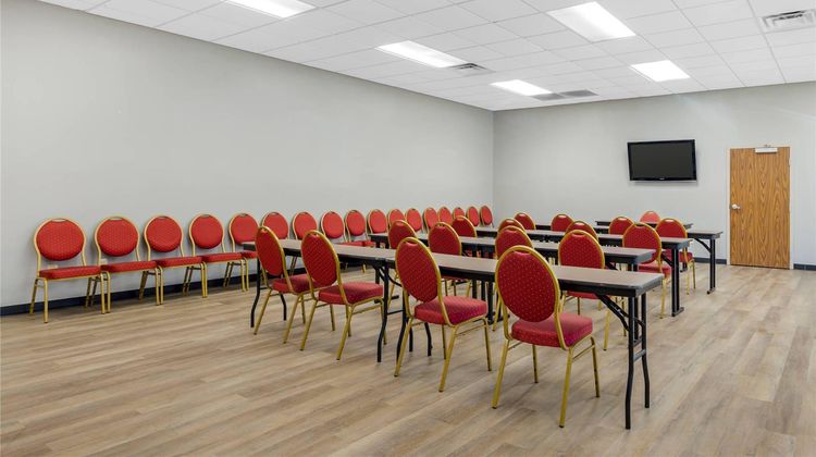 Quality Inn and Suites Monterey I-40 Meeting