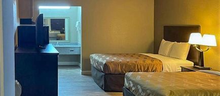 Suburban Studios Room