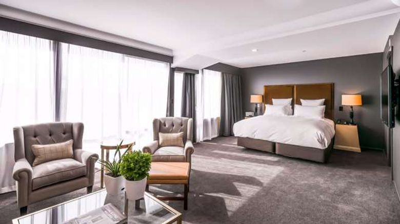 Hotel Montreal Room. Images powered by <a href="https://iceportal.shijigroup.com" target="_blank" rel="noopener">Ice Portal</a>.