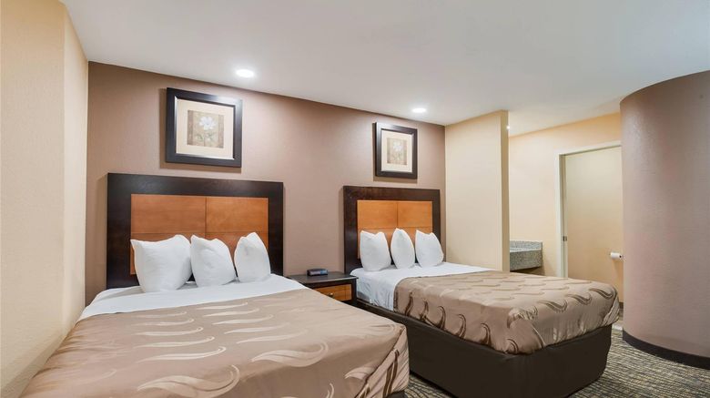 <b>Quality Inn Lees Summit-Kansas City Room</b>. Images powered by <a href="https://iceportal.shijigroup.com/" title="IcePortal" target="_blank">IcePortal</a>.