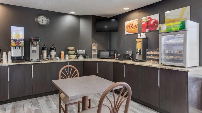 <b>Quality Inn Lees Summit-Kansas City Restaurant</b>. Images powered by <a href="https://iceportal.shijigroup.com/" title="IcePortal" target="_blank">IcePortal</a>.