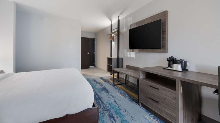 Clarion Pointe Oklahoma City Airport Room