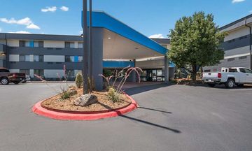 Clarion Pointe Oklahoma City Airport
