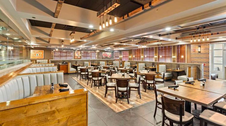 DoubleTree by Hilton Blue Ridge Shadows Restaurant